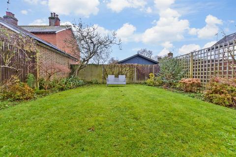 1 bedroom flat for sale, East View Lane, Cranleigh, Surrey