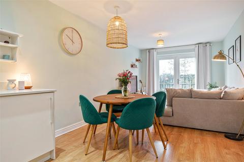 2 bedroom apartment for sale, Outfield Crescent, Berkshire RG40