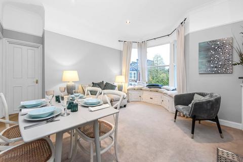 5 bedroom flat for sale, Leathwaite Road, Between the Commons, London, SW11