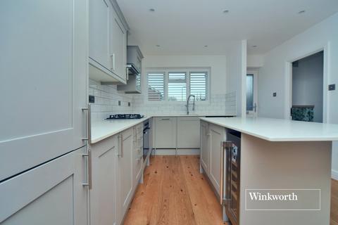 1 Mendip Close, Worcester Park, KT4 8LP
