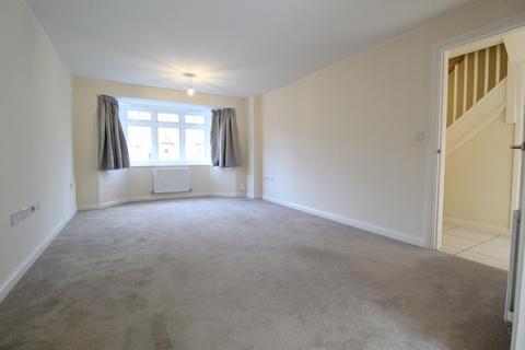 3 bedroom detached house to rent, Taylor Way, Warwick