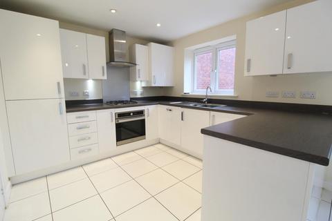 3 bedroom detached house to rent, Taylor Way, Warwick