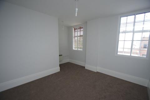 2 bedroom apartment to rent, The Parade, High Street, Watford, WD17