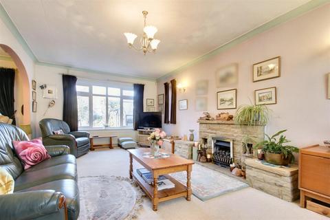 4 bedroom detached house for sale, Arlington Avenue, Goring-By-Sea, Worthing