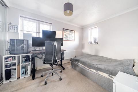 5 Eton Close, Basingstoke, RG22 4YE