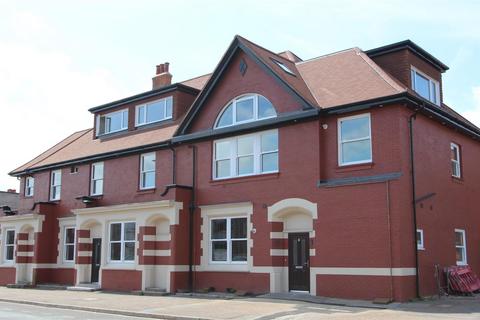 3 bedroom flat to rent, Wimborne Road, Moordown