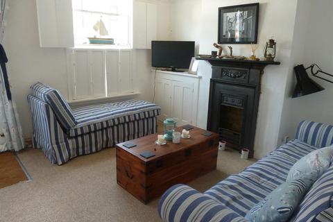 2 bedroom terraced house to rent, York Road, Walmer, CT14