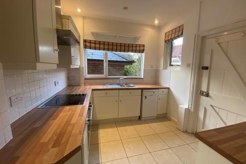 3 bedroom semi-detached house to rent, Southampton, Hants, SO32