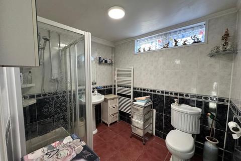 3 bedroom end of terrace house for sale, The Broadway, Minster On Sea, Sheerness, Kent