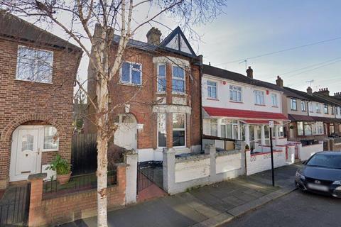 3 bedroom flat to rent, Springfield Road