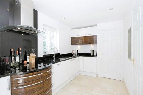 2 bedroom end of terrace house to rent, Lupin Gardens, Hampshire SO22