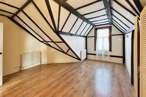 3 bedroom flat to rent, Edith Road, London