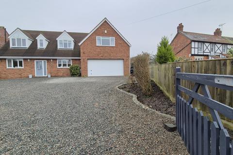 4 bedroom detached house for sale, Banbury Road, Southam, CV47