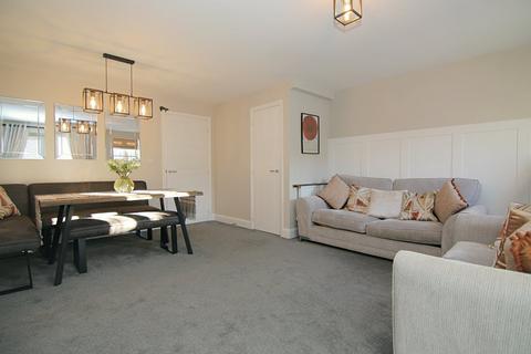 8 Apperdale, Bradford, BD10 0FB