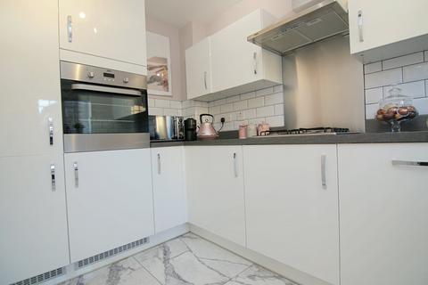 8 Apperdale, Bradford, BD10 0FB