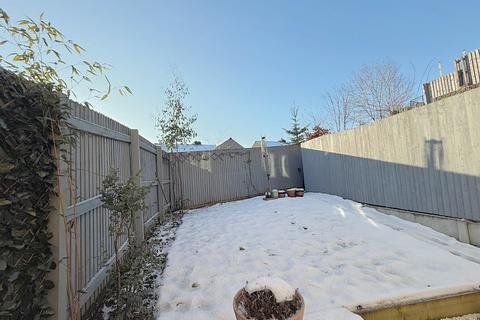 8 Apperdale, Bradford, BD10 0FB