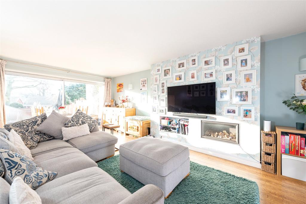 Sitting/Dining Room