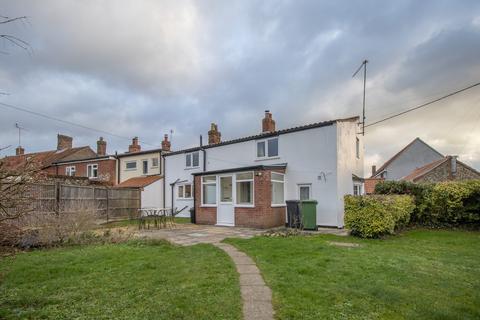 3 bedroom semi-detached house to rent, The Street, Sculthorpe