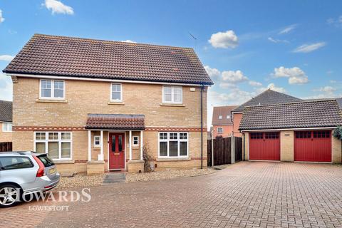 4 bedroom detached house for sale, Yewdale, Lowestoft