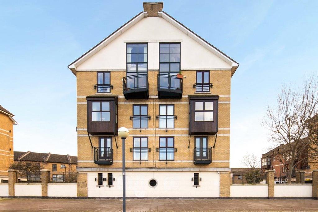 Arragon House, 4 Capulet Mews... 3 bed flat for sale - £450,000