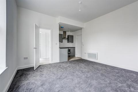 Studio to rent, Cemetery Road, Sharrow, Sheffield