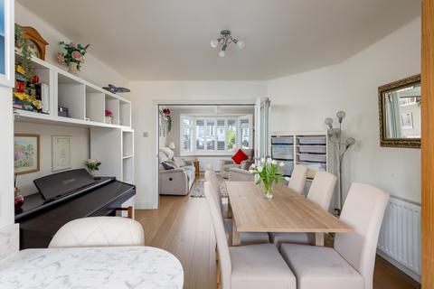 78 Prince Albert Square, Redhill, RH1 5AP