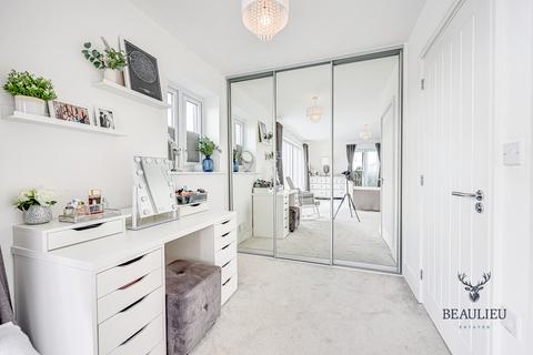 10 Ben Wilson Link, Springfield, Chelmsford, CM1 6DL