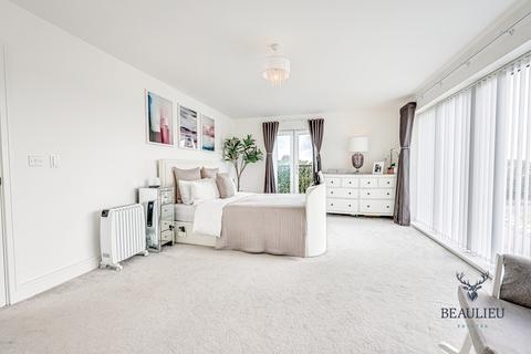 10 Ben Wilson Link, Springfield, Chelmsford, CM1 6DL