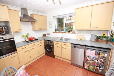 3 bedroom semi-detached house for sale, Chestnut Walk, Larkfield ME20