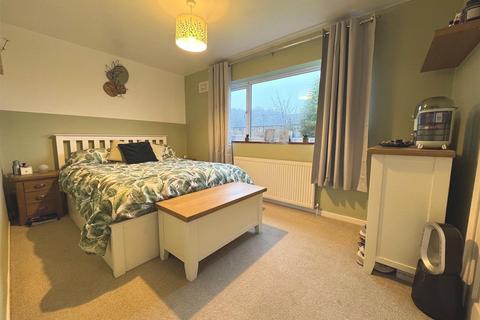 128 Haregate Road, Leek, ST13 6PY