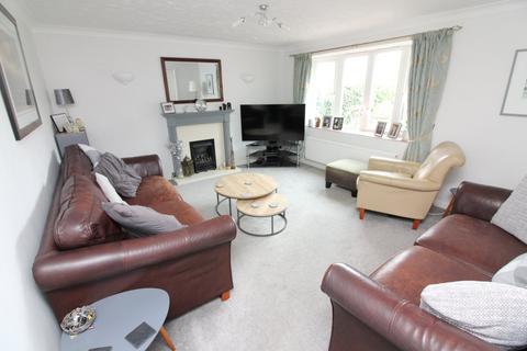 6 Pear Tree Close, Lower Stondon, Henlow, SG16 6ND
