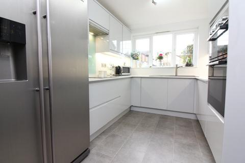 6 Pear Tree Close, Lower Stondon, Henlow, SG16 6ND