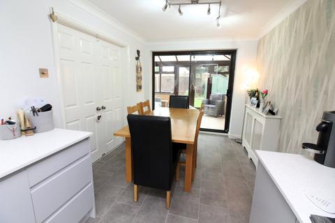 6 Pear Tree Close, Lower Stondon, Henlow, SG16 6ND