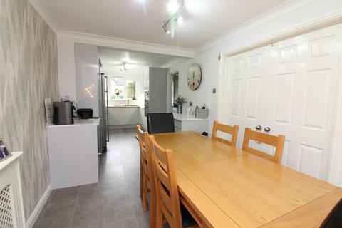 6 Pear Tree Close, Lower Stondon, Henlow, SG16 6ND