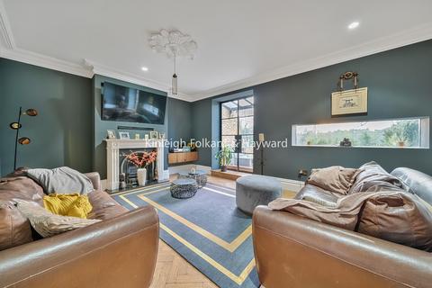 4 bedroom semi-detached house for sale, Farnaby Road, Bromley