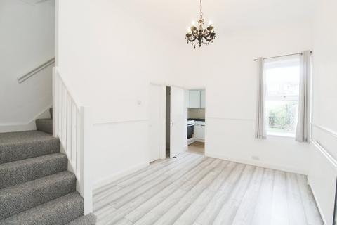 3 bedroom end of terrace house for sale, Eastwood Road, GOODMAYES, IG3