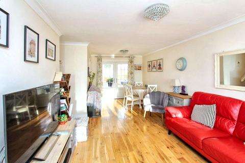 3 bedroom semi-detached house for sale, Melkington Court, Windsor Gardens, Newcastle upon Tyne, Tyne and Wear, NE5 4BH