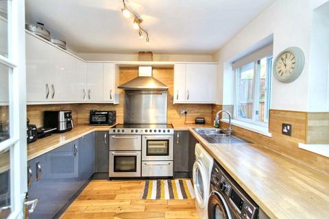 3 bedroom semi-detached house for sale, Melkington Court, Windsor Gardens, Newcastle upon Tyne, Tyne and Wear, NE5 4BH