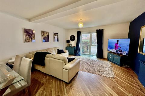 2 bedroom flat for sale, Darlington Road, Middleton St. George, Darlington