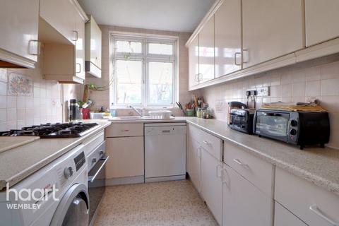 4 bedroom semi-detached house for sale, Preston Road Area