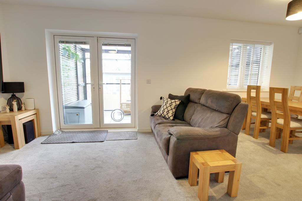 Lounge / dining room
