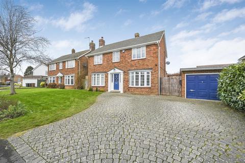 3 bedroom detached house for sale, Cheyne Walk, Meopham,