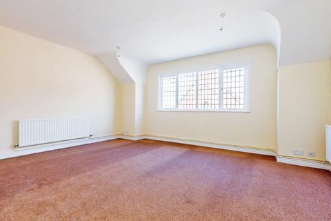 2 bedroom flat to rent, High Street, Connah's Quay, CH5