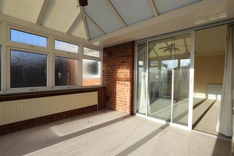 2 bedroom bungalow for sale, Newbury Avenue, Maidstone