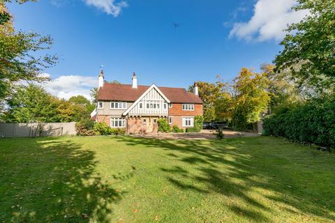 5 bedroom detached house for sale, Yew Lane, East Grinstead RH19