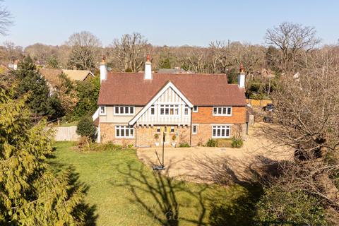 5 bedroom detached house for sale, Yew Lane, East Grinstead RH19