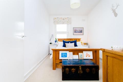 Flat 15, Halkett House Waterloo Gardens, London, E2 9HU