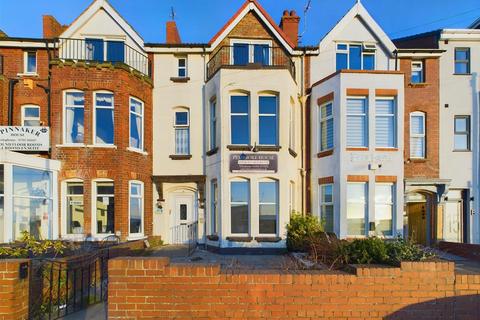 6 bedroom block of apartments for sale, Pembroke Terrace, Bridlington