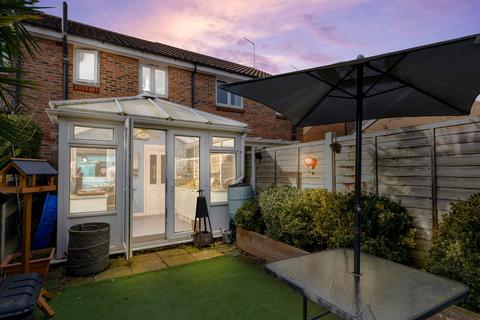 15 Milbanke Close, Shoeburyness, Southend-on-sea, SS3 8BU