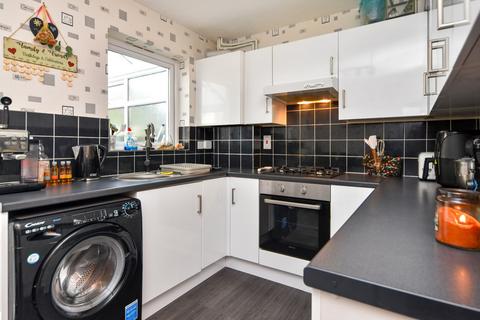 15 Milbanke Close, Shoeburyness, Southend-on-sea, SS3 8BU
